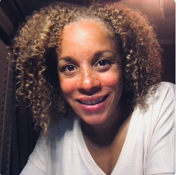 Profile picture of Vanessa Lowe