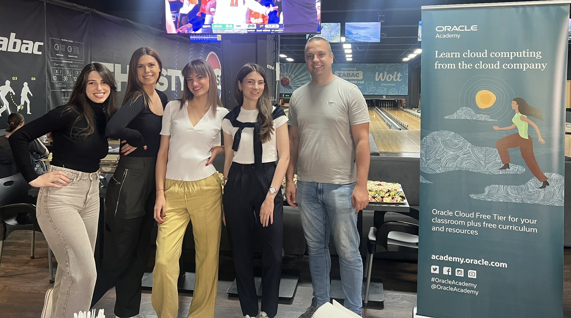 Oracle Academy supports AmCham Serbia and Drop-in Shelter for Children in charity event for children in need