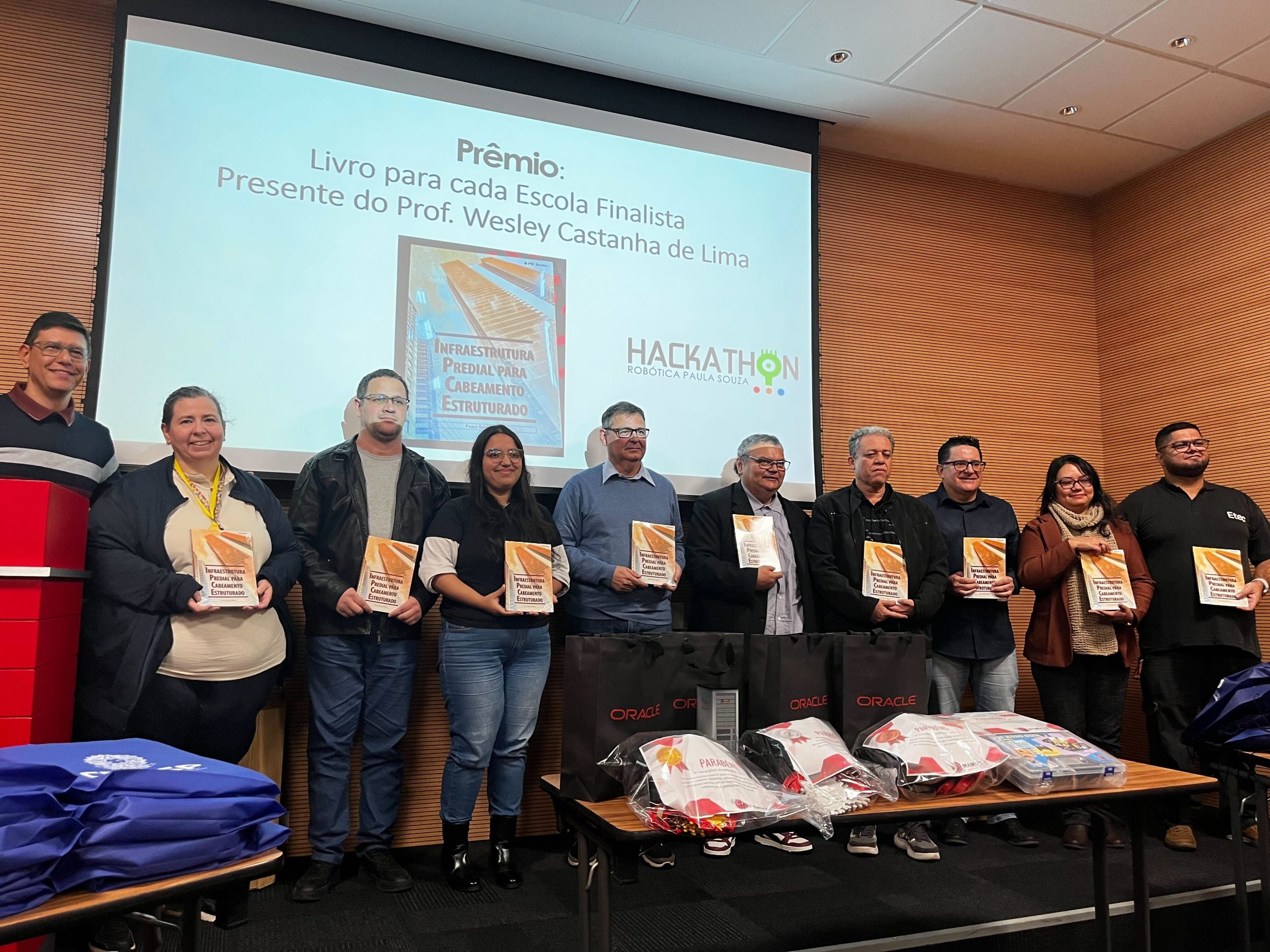 Oracle Brasil realiza a premiação do Hackathon de Robótica do Centro Paula Souza com muita inovação e criatividade