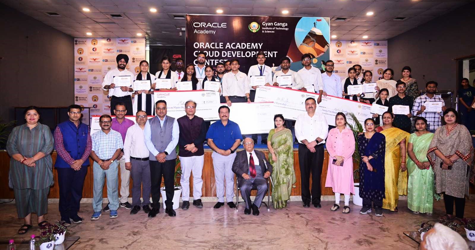 Students in India showcase innovative cloud solutions using Oracle Cloud Infrastructure in Oracle Academy Low Code Cloud Development contest