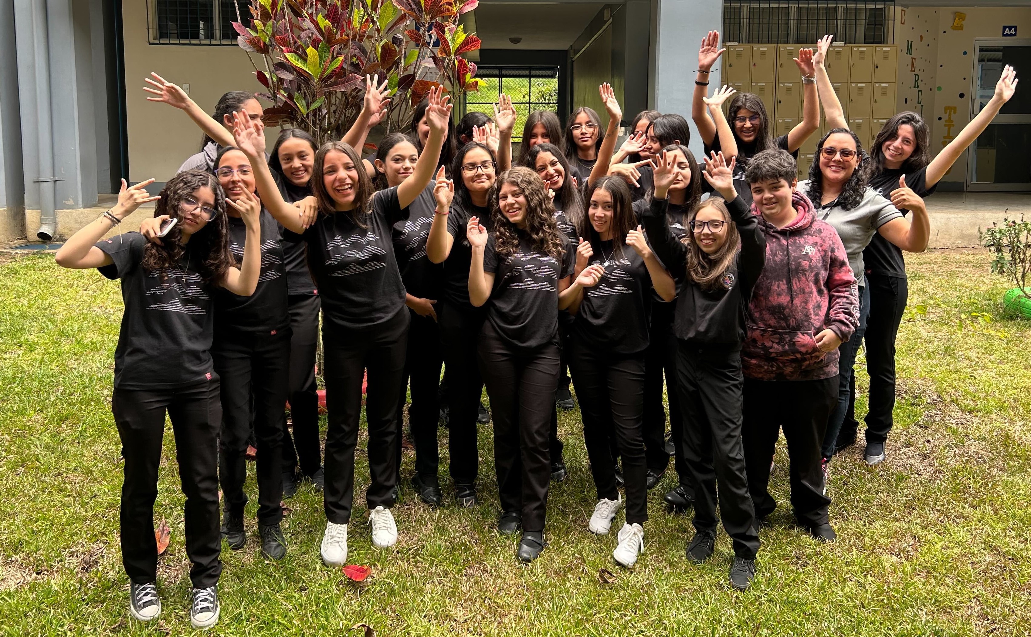 girls from Costa Rican high school