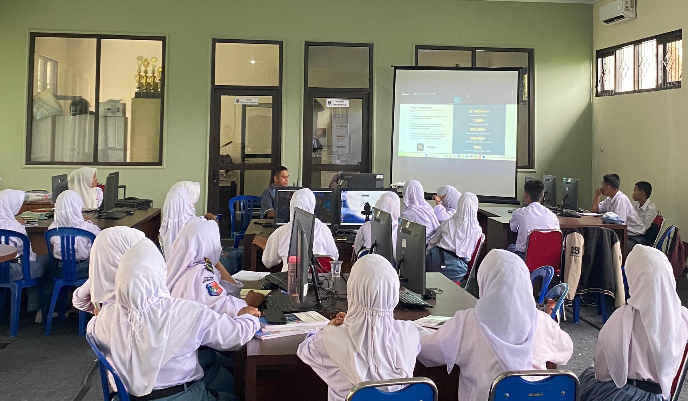 Cloud webcast Indonesia
