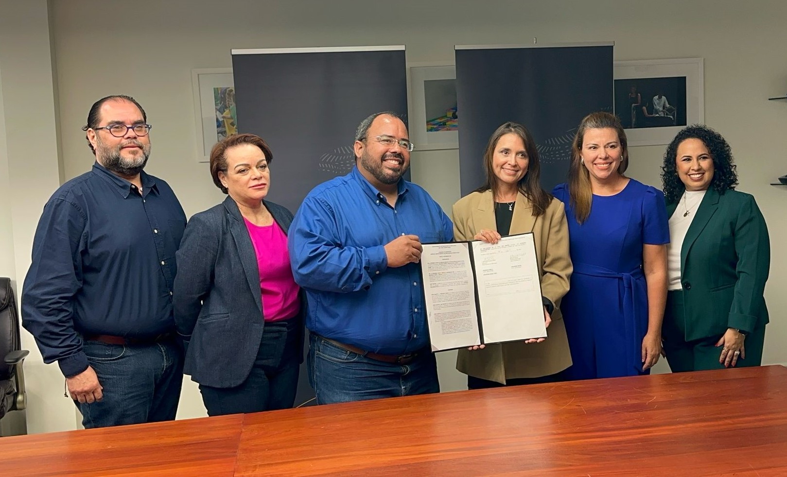 Renovación del compromiso entre Oracle Academy y el Departamento de Educación de Puerto Rico: Tecnología y futuro para todos
