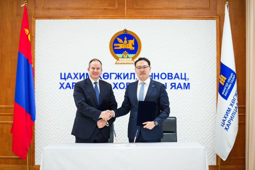 Free Oracle Academy teaching resources, and certifications through Oracle University, will help students prepare for in-demand careers