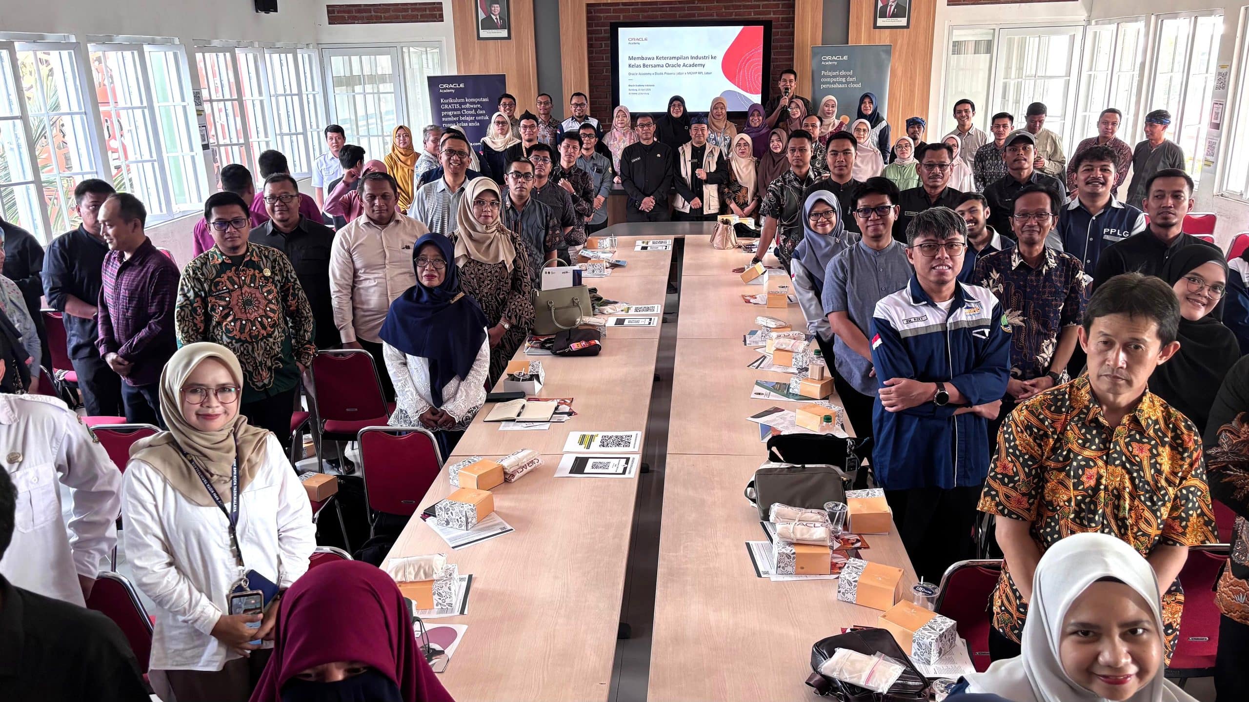 Through collaboration with provincial education offices, Oracle Academy expands digital skills access for vocational schools in Indonesia