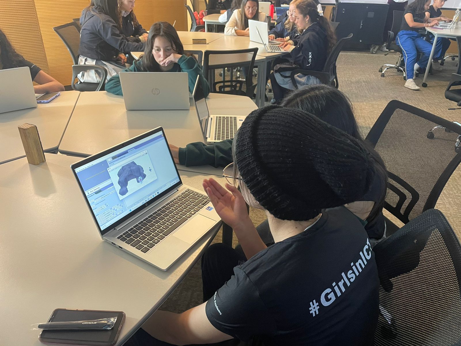 Oracle Academy comemora Dia Internacional das Mulheres em TIC com 12 eventos na América Latina