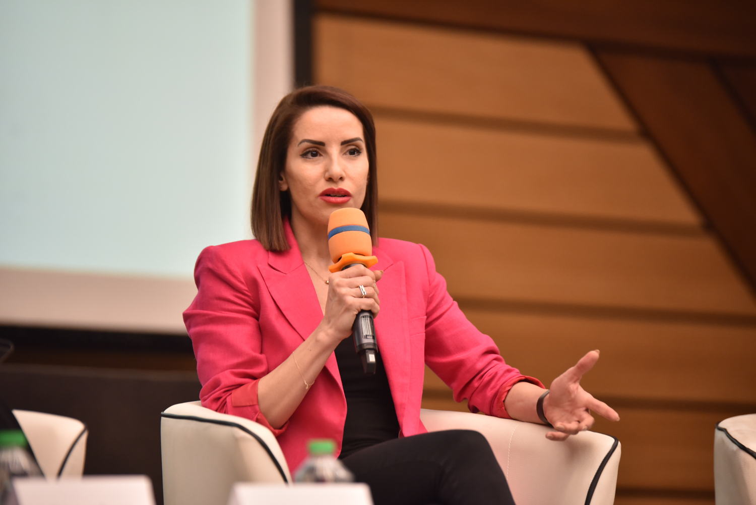 Oracle Academy joins Bulgarian Minister of Education and Science to discuss future of education with a focus on AI during a roundtable event, Bulgarian Association of Information Technologies in Support of Education