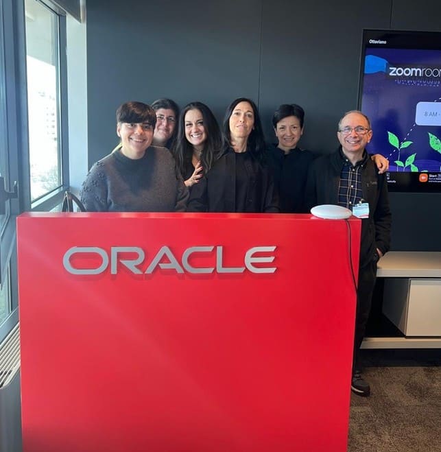 Italian students learn to use Oracle APEX no-code programming language in a workshop, innovating to create a new digital future