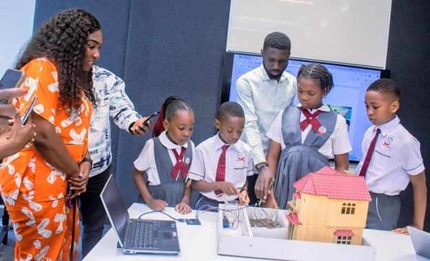 Oracle Academy Celebrates Innovation and Inclusion during Future Innovation Competition Winners Tour