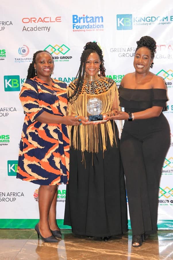Oracle Academy wins Gold award for Technology & Innovation and Oracle two Bronze awards at the Warriors for Good Summit & Awards, Kenya