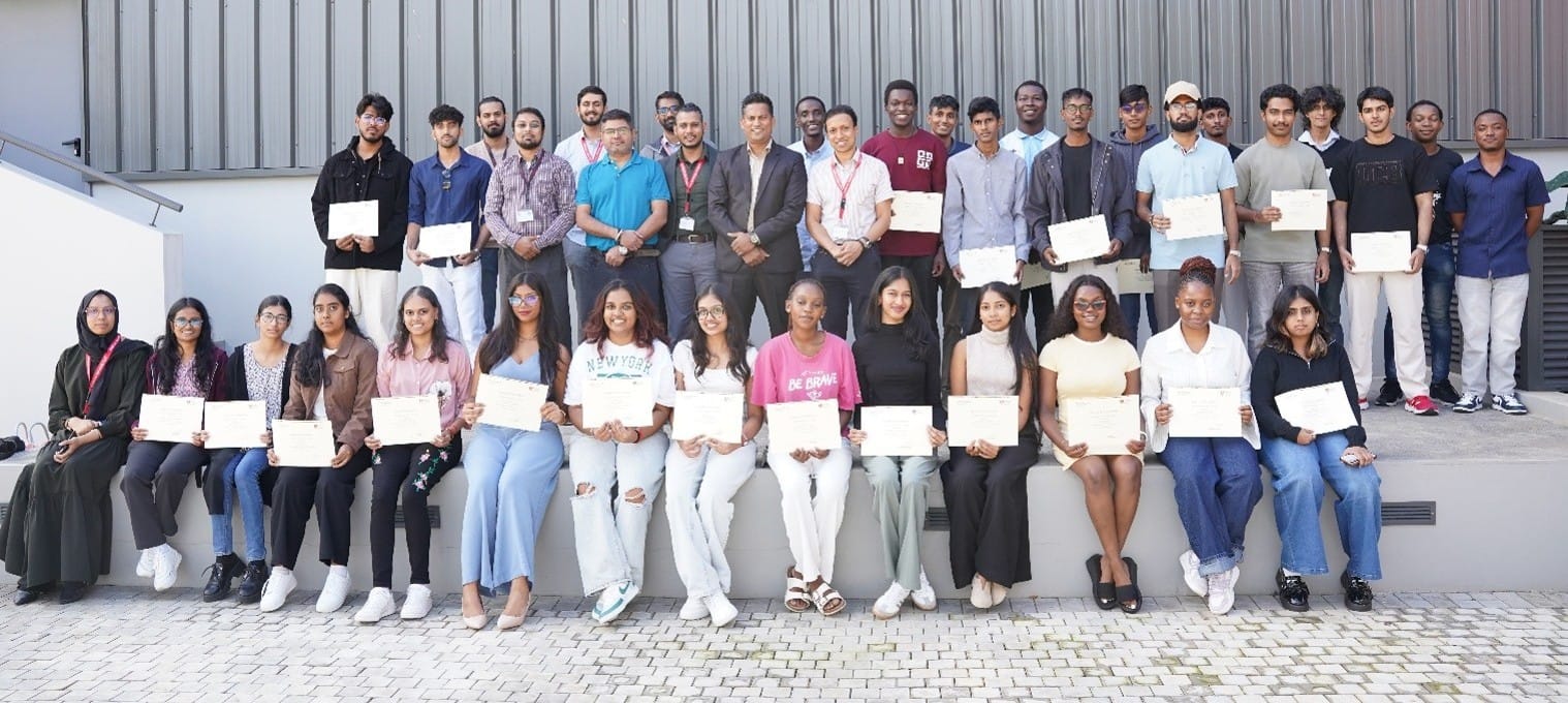Oracle Academy Ambassadors bring vector database insights to Middlesex University, Mauritius