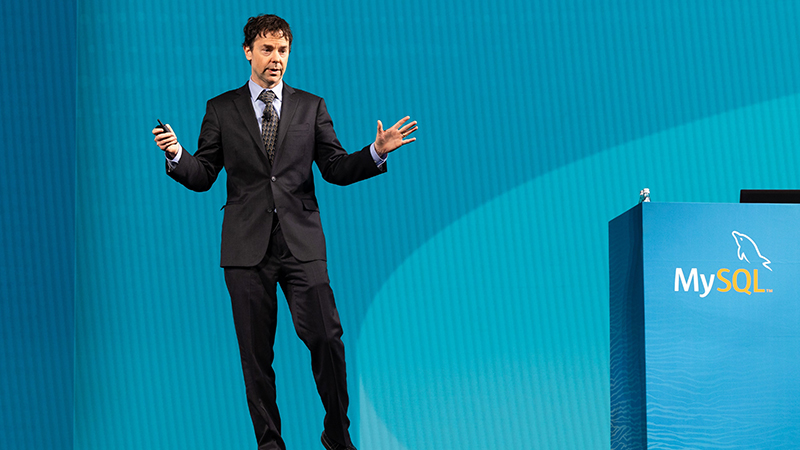 Oracle MySQL HeatWave Lakehouse brings transactional data into one query