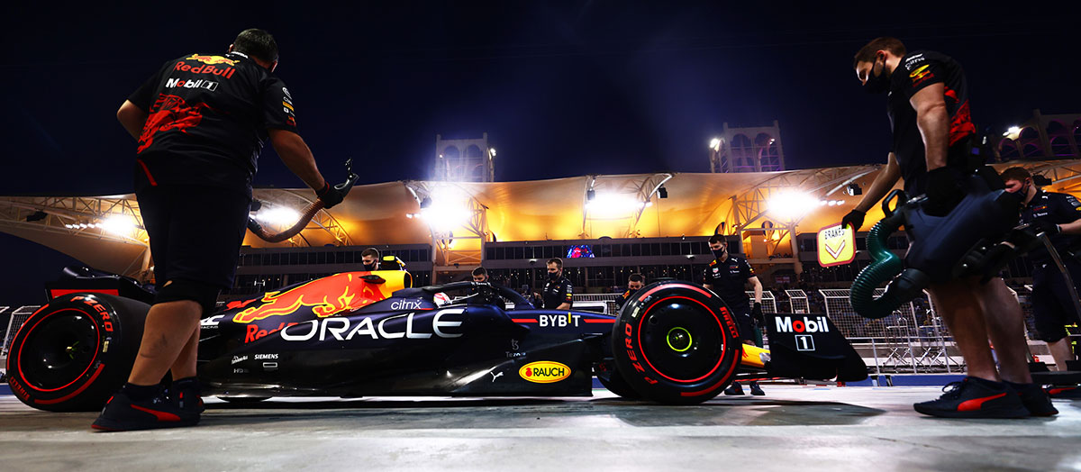 Pit Crew works on Oracle Red Bull Racing car