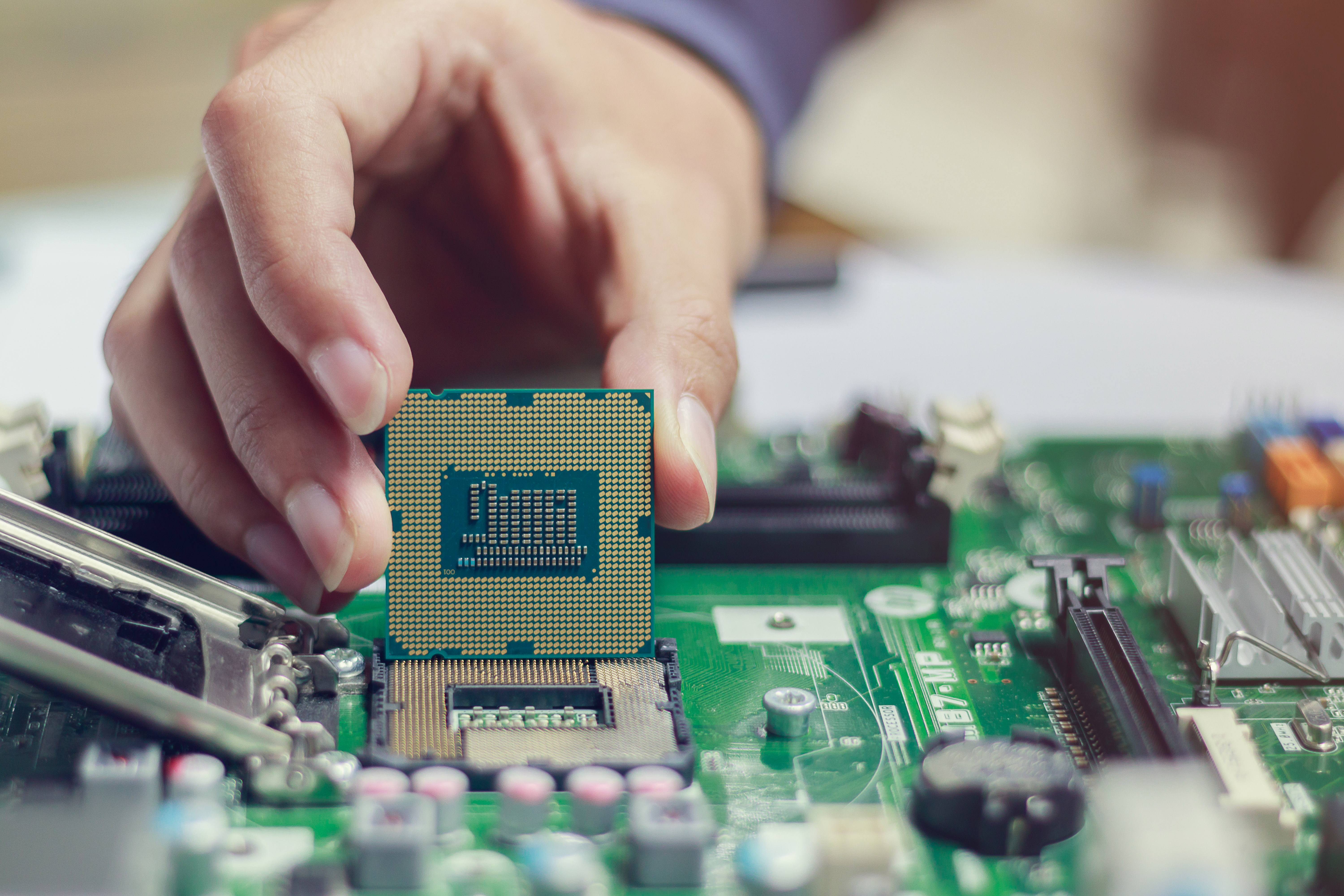 Move your on-premises workloads to Oracle Cloud.